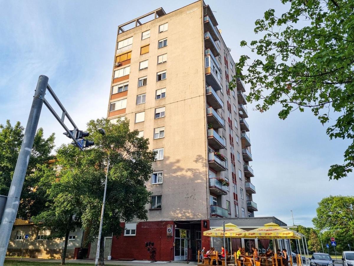 Apartment Apex Penthouse Self Check-In カルロヴァッツ エクステリア 写真